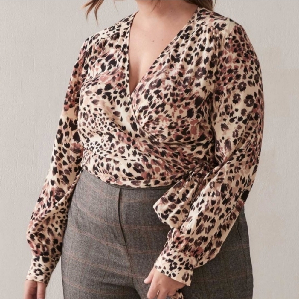 Nwt Gorgeous Reitmans Animal Print 🐾 Sexy Trendy wrap style blouse Size 2XL